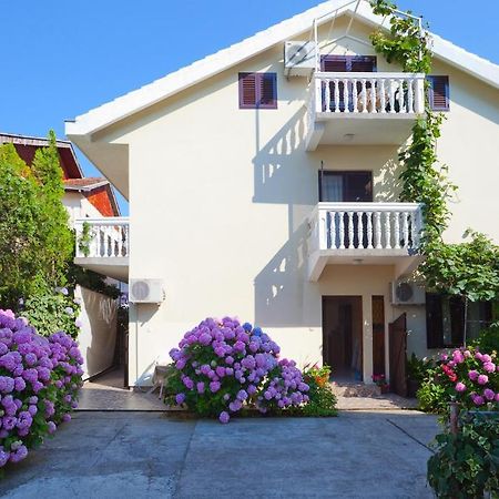 Apartments Ratkovic Tivat Bilik gambar
