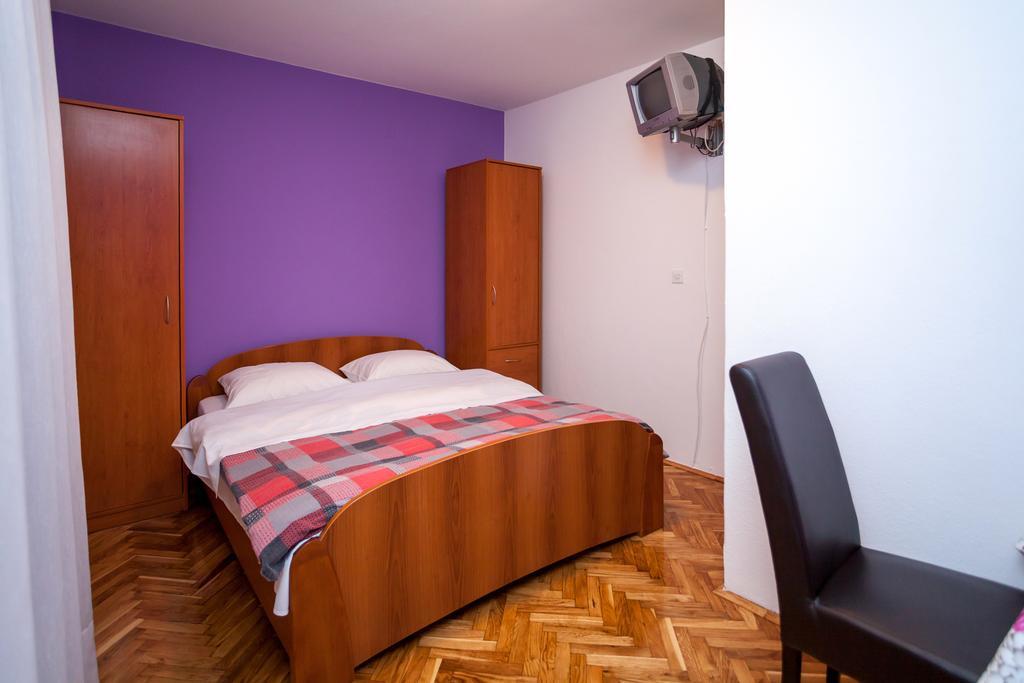 Apartments Ratkovic Tivat Bilik gambar