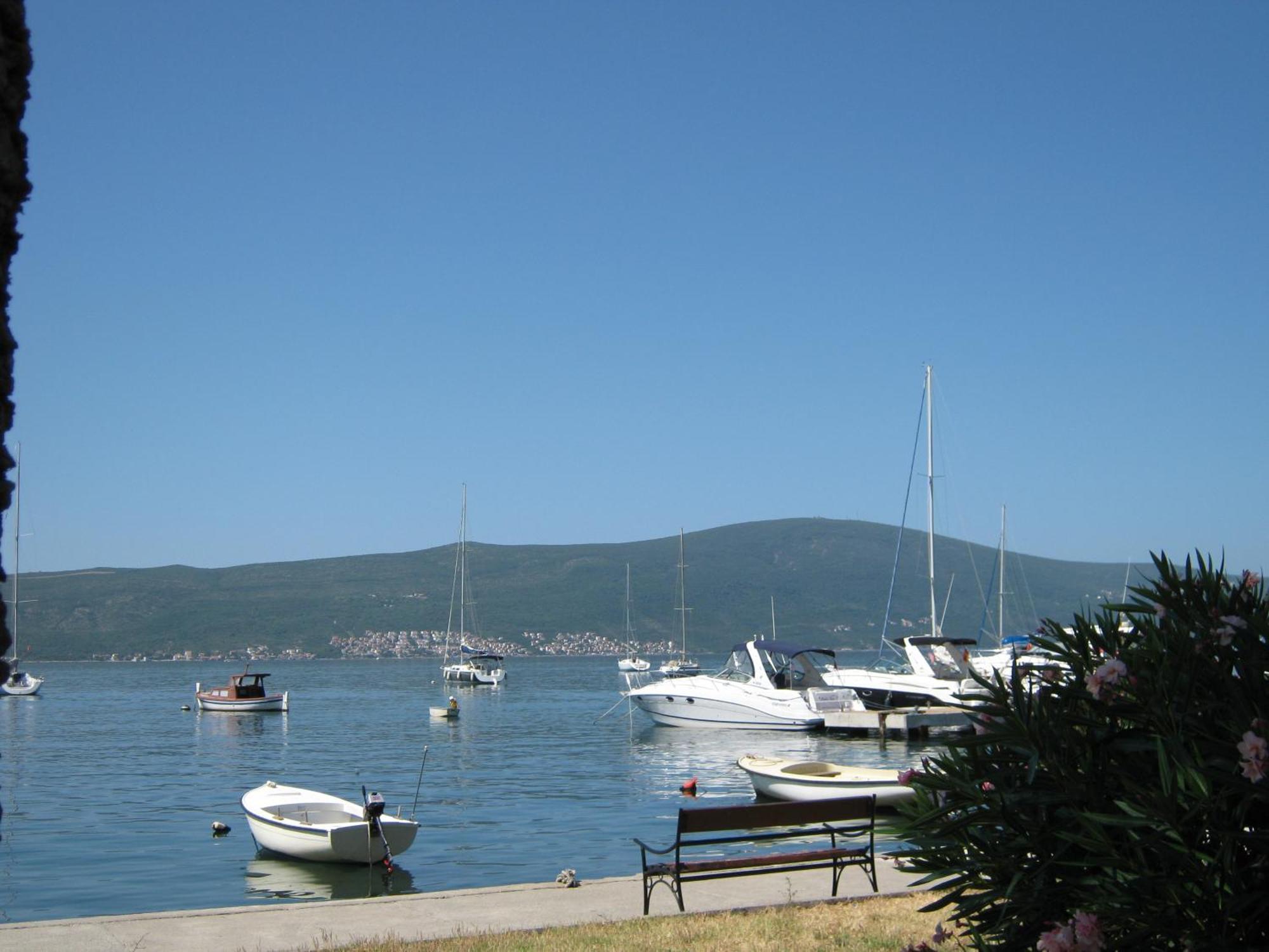 Apartments Ratkovic Tivat Luaran gambar