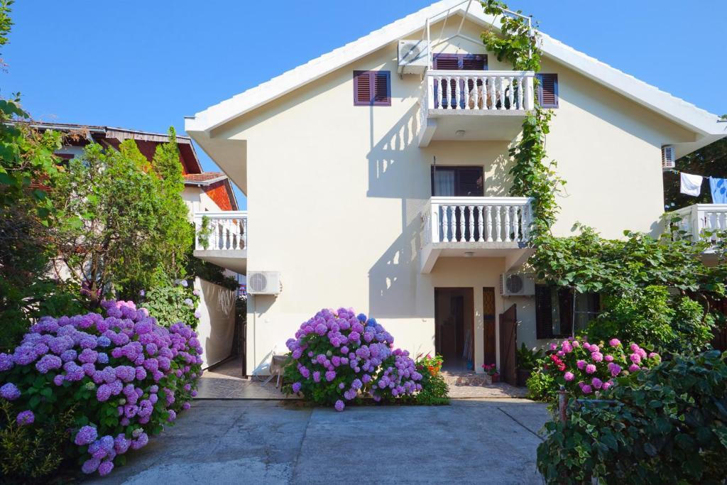 Apartments Ratkovic Tivat Bilik gambar