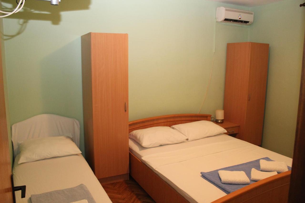 Apartments Ratkovic Tivat Bilik gambar